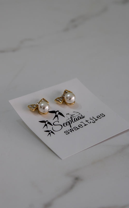 Pearl Earring